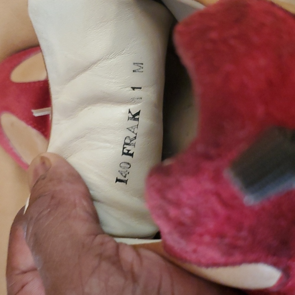 Stylish Red and Tan Men's Sneakers - Picture 10 of 16